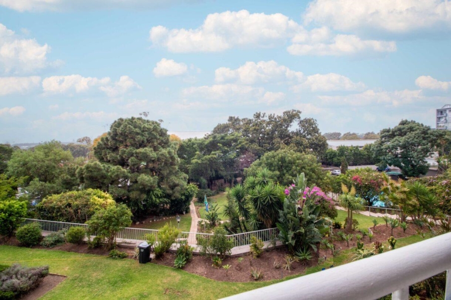 1 Bedroom Property for Sale in Green Point Western Cape